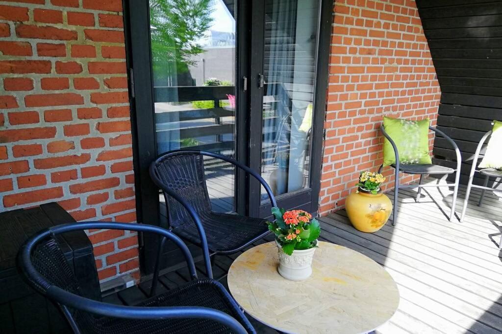 5 Minute Walk To Lego - 2 Bedrooms Loft Floor With Balcony Billund Exterior photo